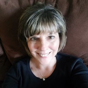 Meet your Posher, Eva